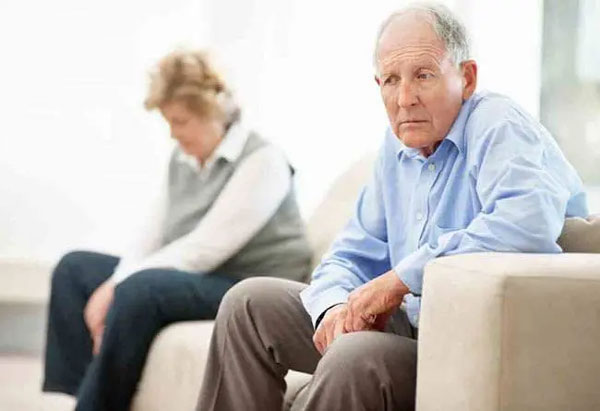 Giảm khả năng giao tiếp – dấu hiệu thường thấy của chứng suy giảm nhận thức ở bệnh Parkinson